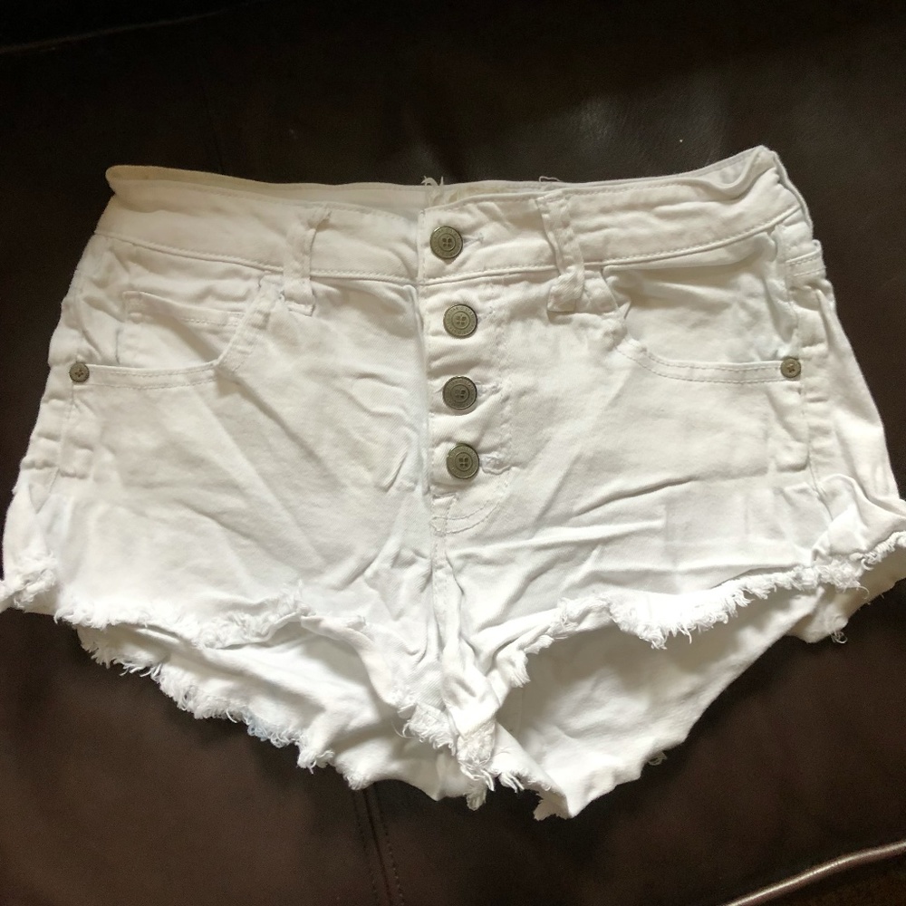 White demin short shorts with button up fly